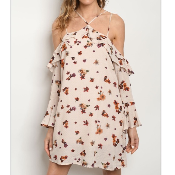 Dresses & Skirts - 🆕 Blush Floral Cod Shoulder Ruffle Dress